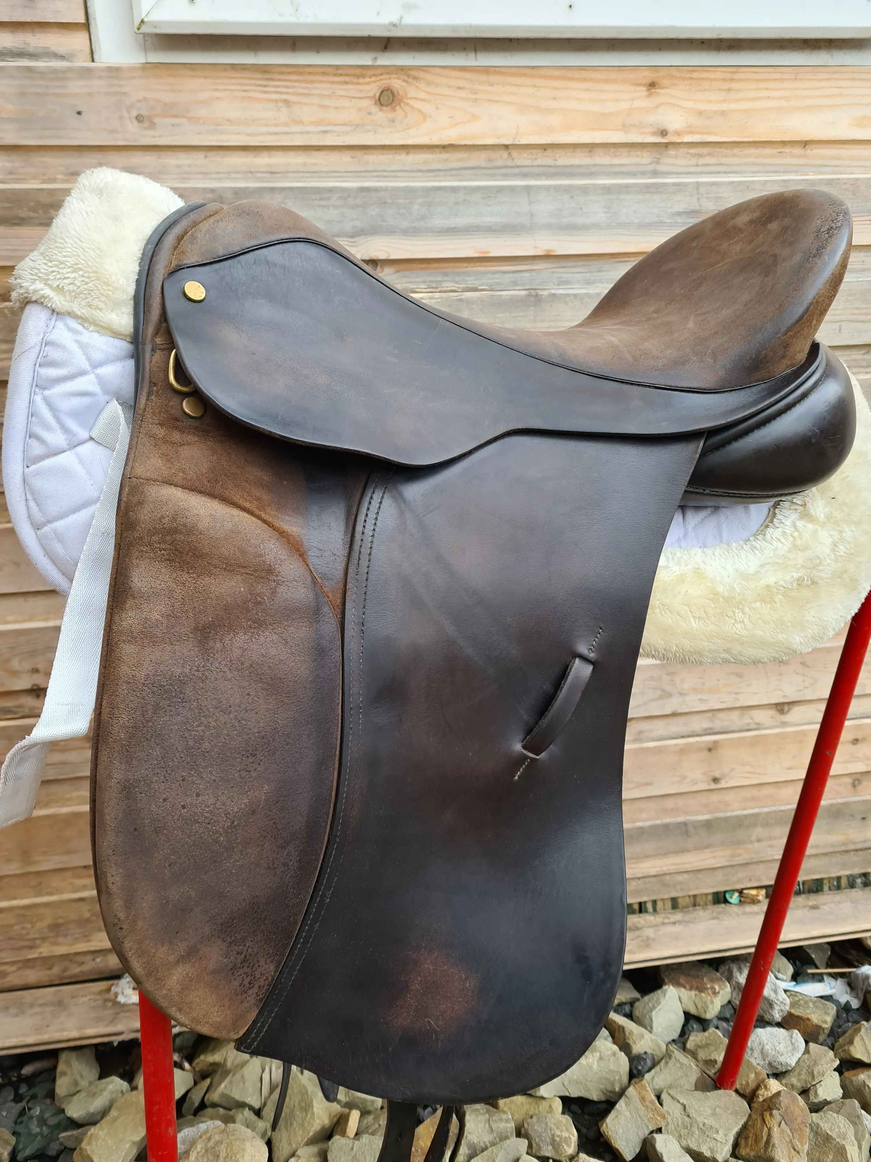 17.5" Albion Lux  dressage narrow/med fit brown