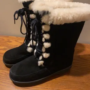 Bearpaw boots size 4 (youth)