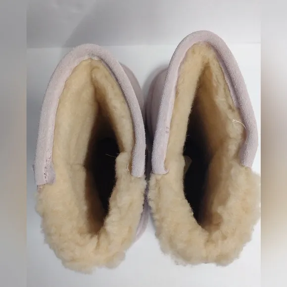 Bearpaw By UGG Youth Size 2 Boshie Pale Pink NEW!! 🔥