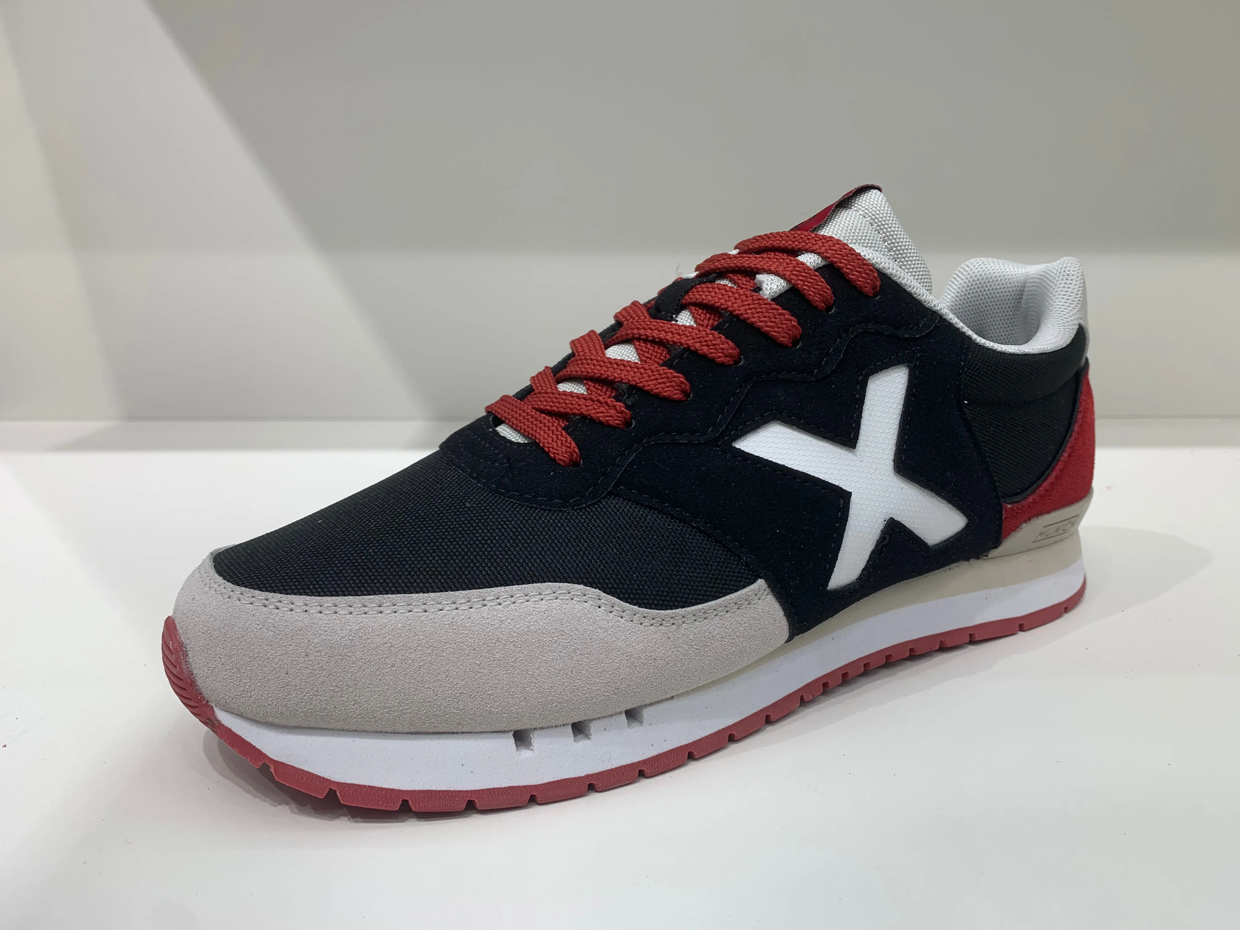 DASH 195 BLACK