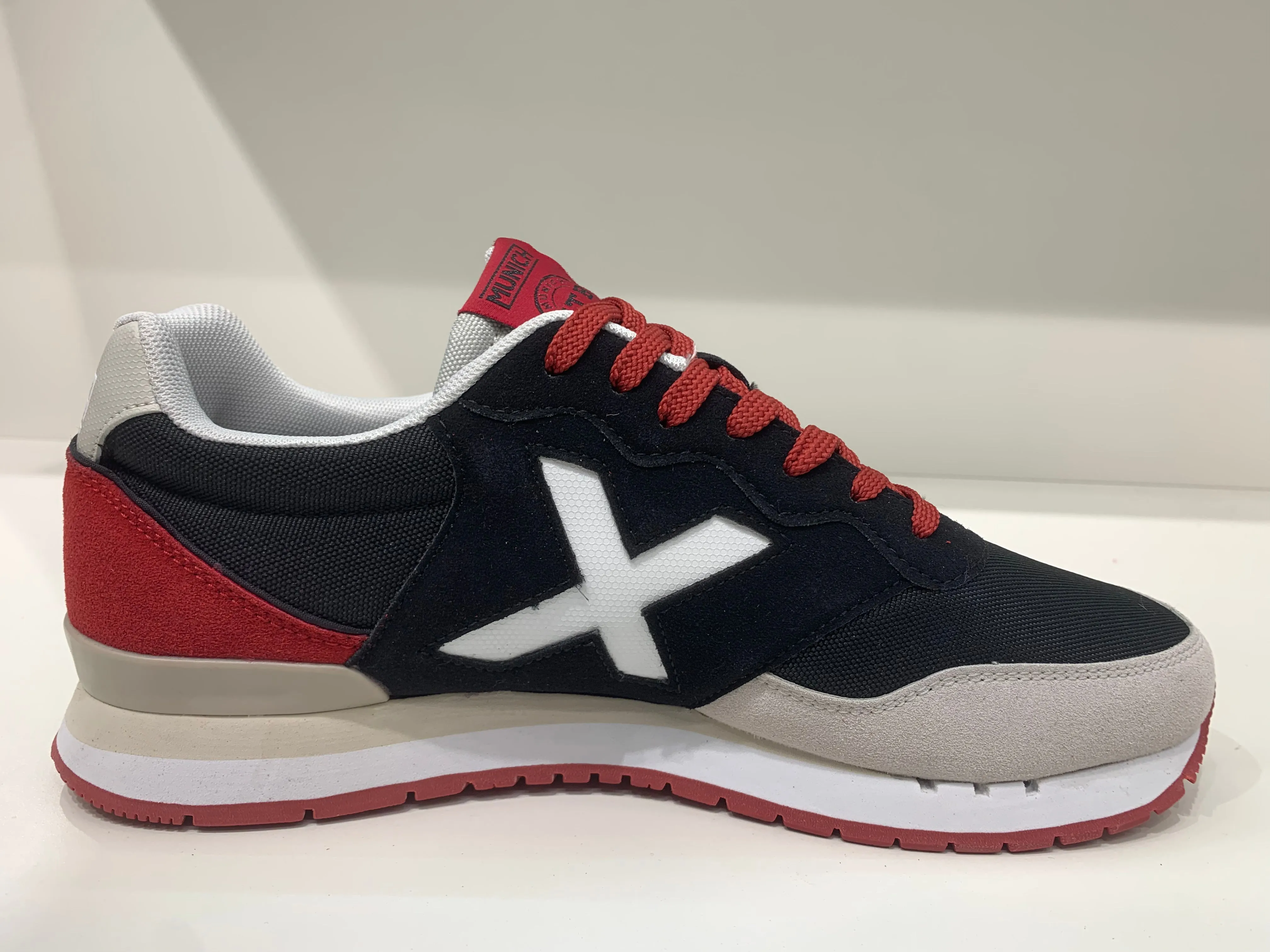 DASH 195 BLACK