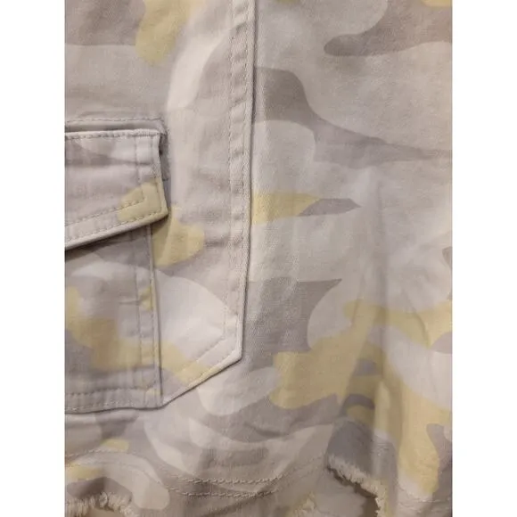 Democracy Camoflauge Print Cargo Shorts in Lemon Gray
