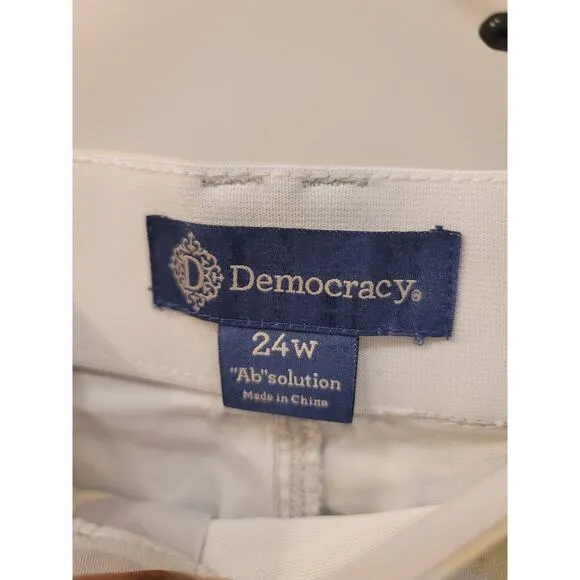 Democracy Camoflauge Print Cargo Shorts in Lemon Gray