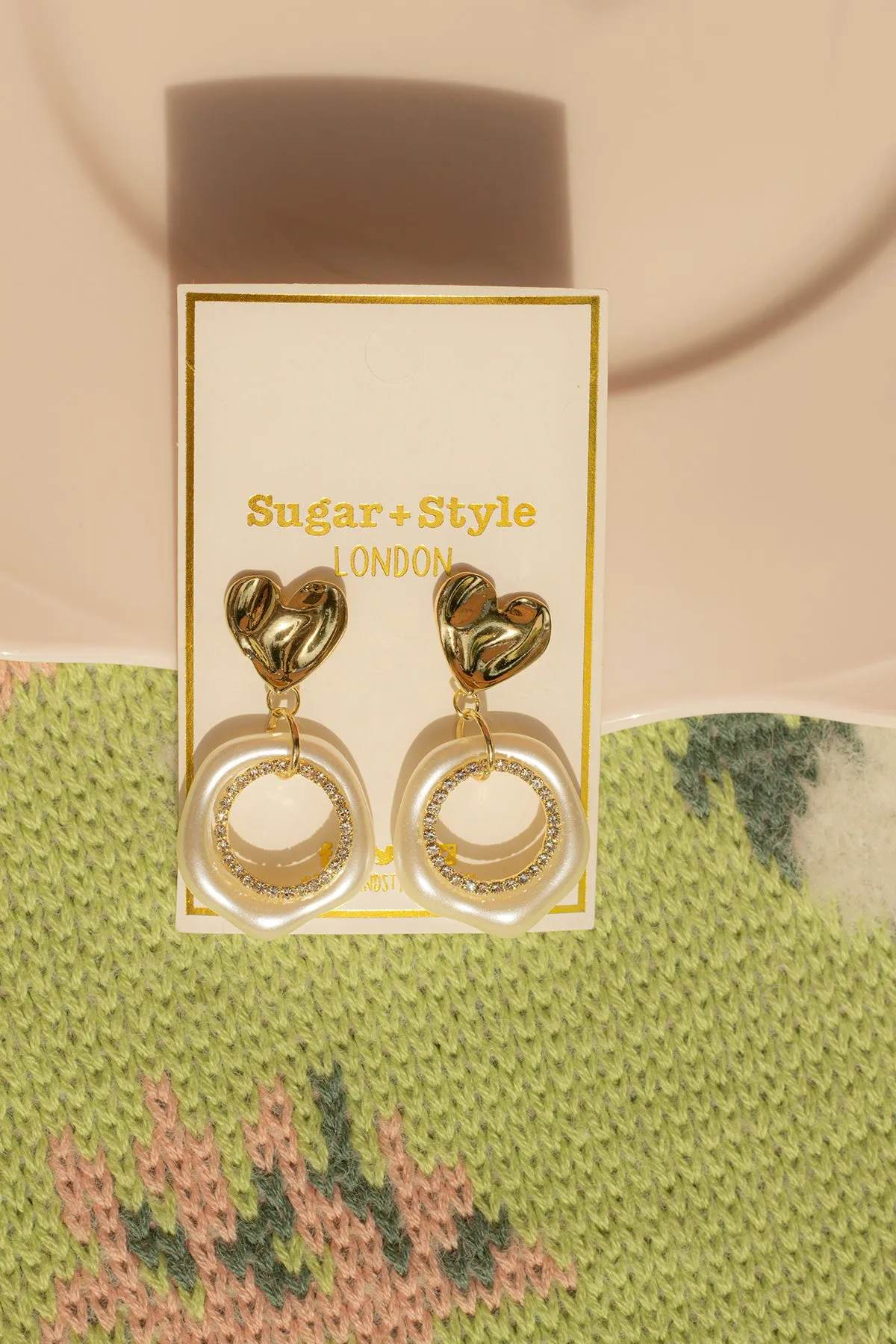 Hammered Heart Pearlescent Loop Dangle Earrings