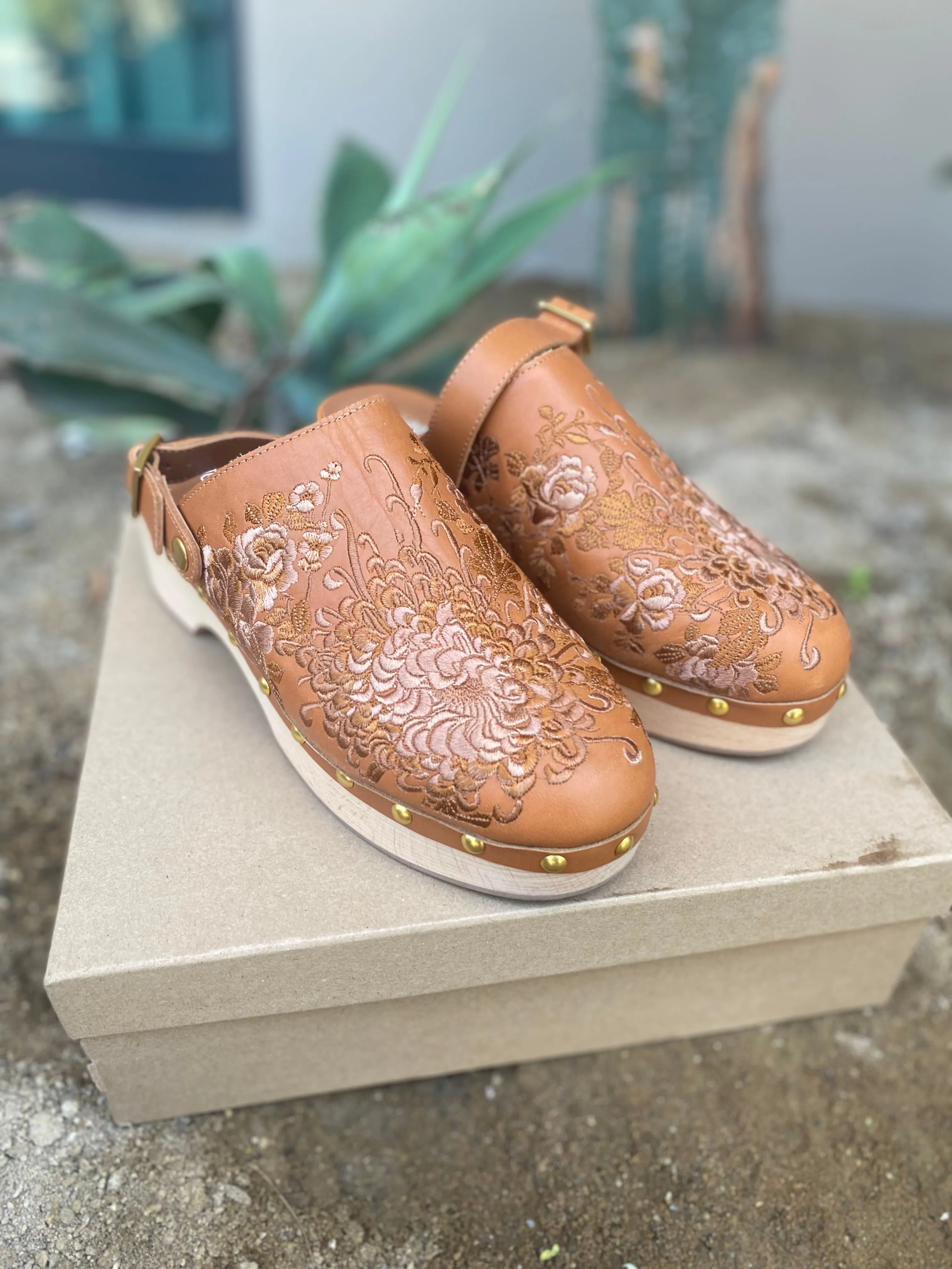 Johnny Was Brown Mono Clog Tonal Leather Slip On Boho Chic JWS7722