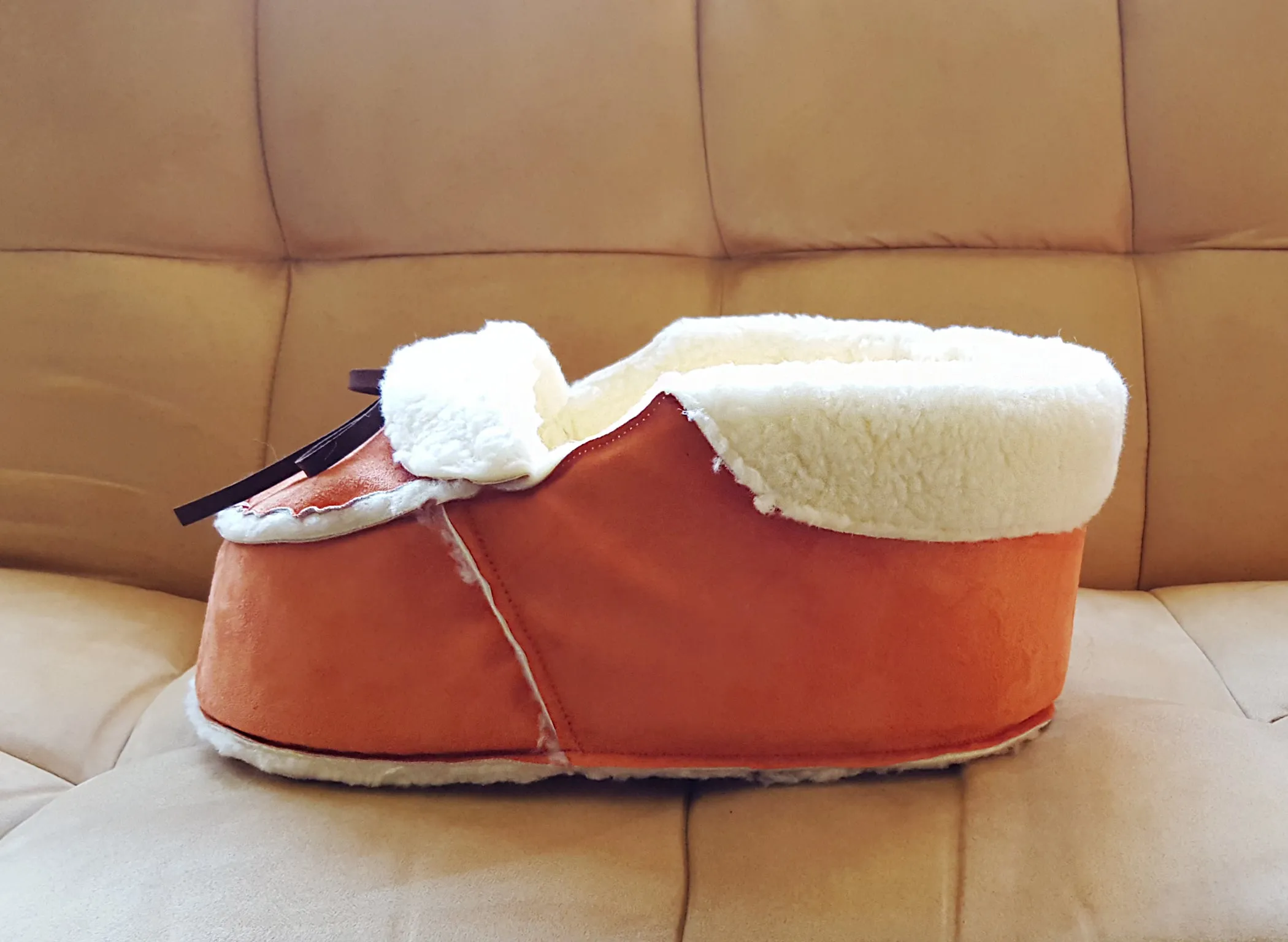 Moccasin Bed In Orange With A Matching Catnip Toy Gift Set