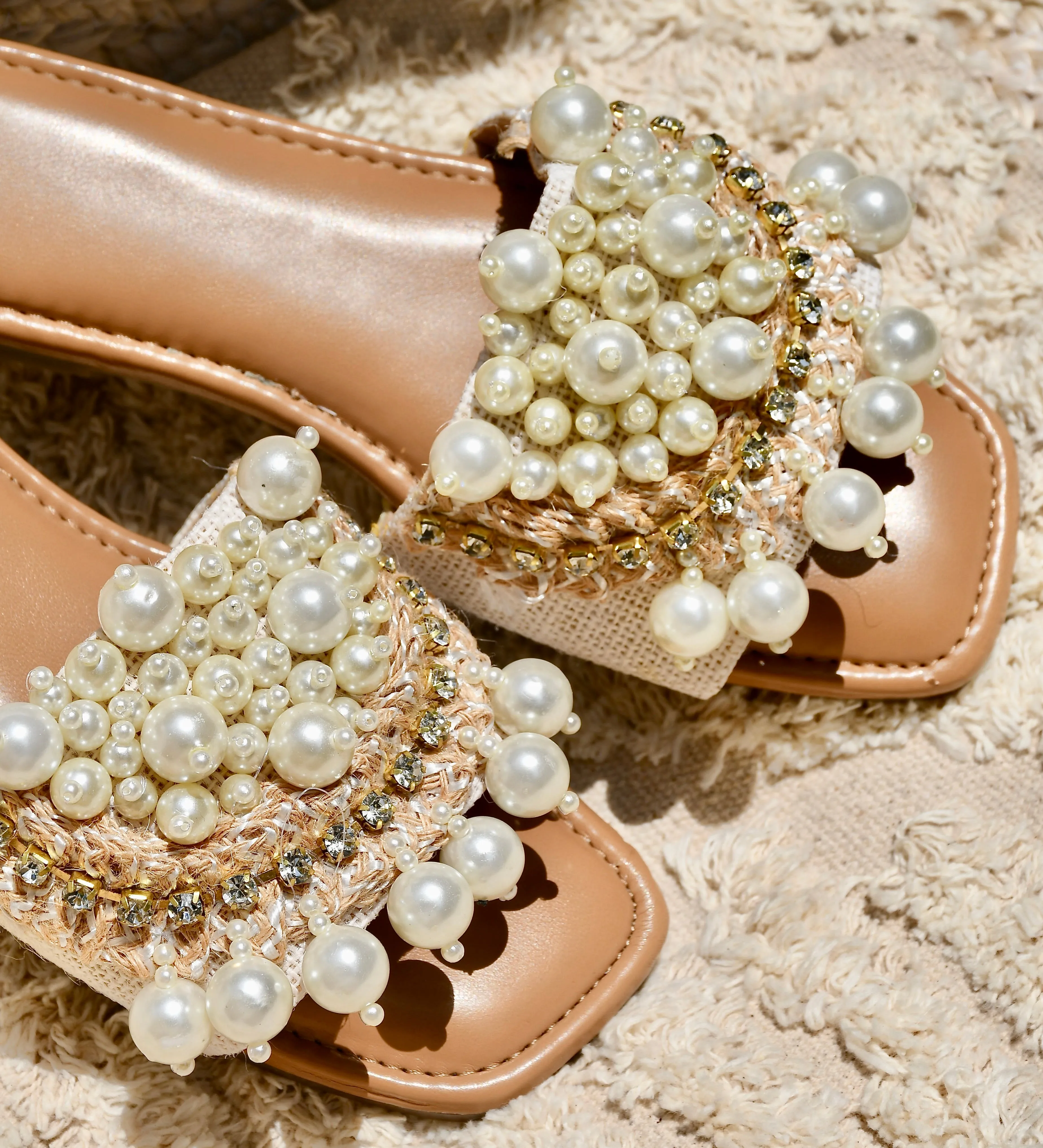 Pearla Flats (White)