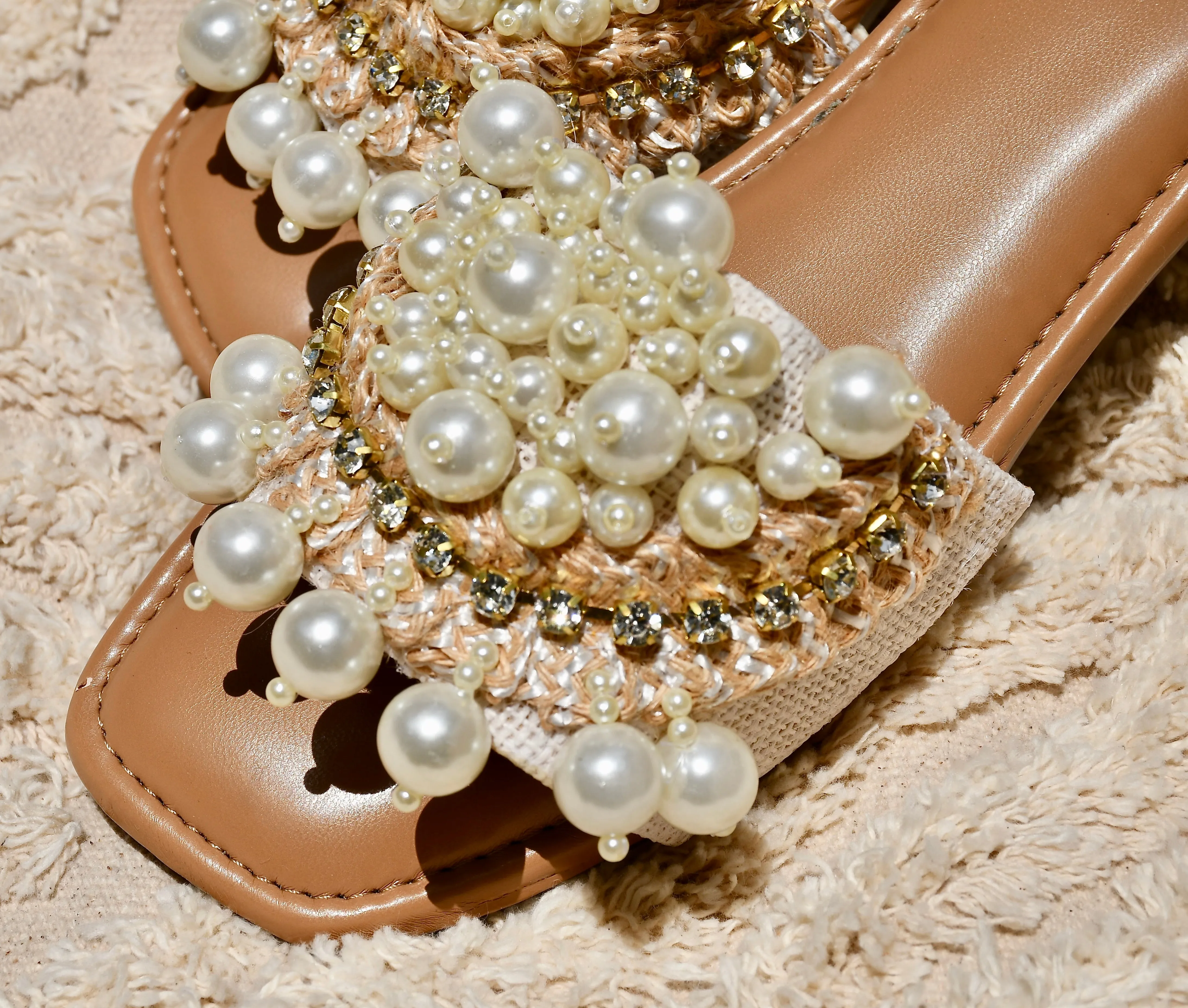 Pearla Flats (White)
