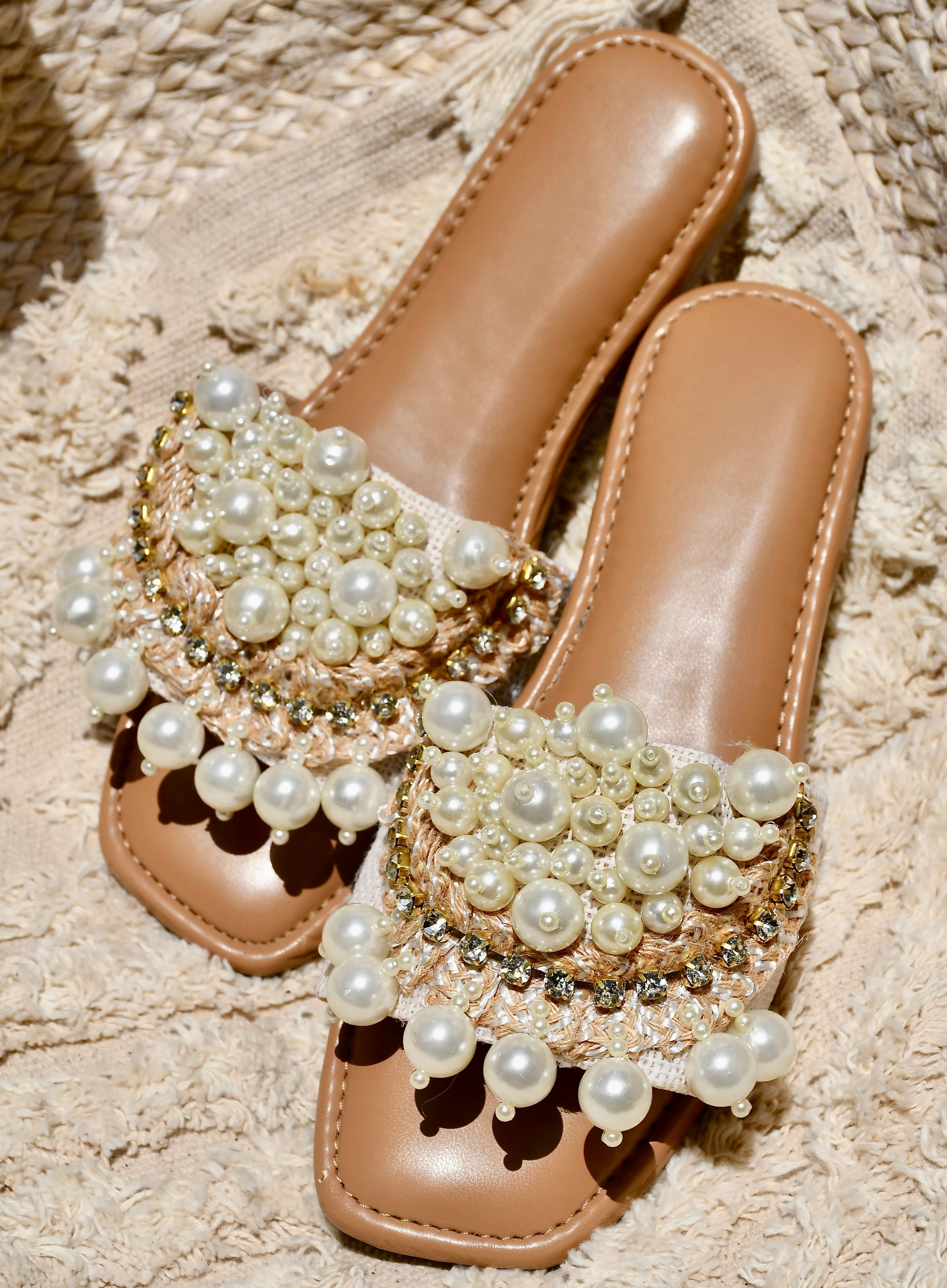 Pearla Flats (White)