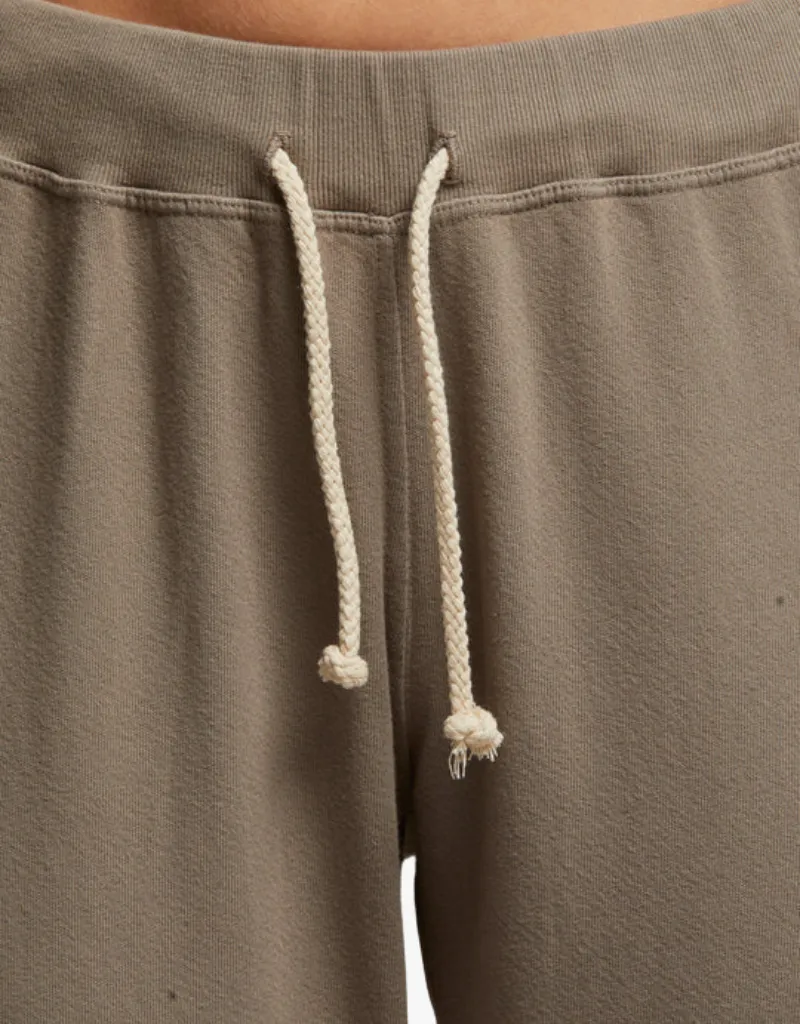 Perfect White Tee Toni French Terry Joggers in Mushroom