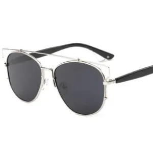 Stylish Street Photograph Style Silver Frame Mirrored Pilot Sunglasses For Women - Black