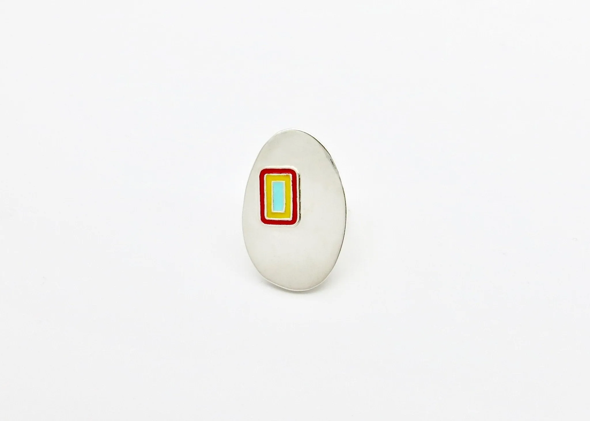 Super chic, 'dvaar' oval statement ring