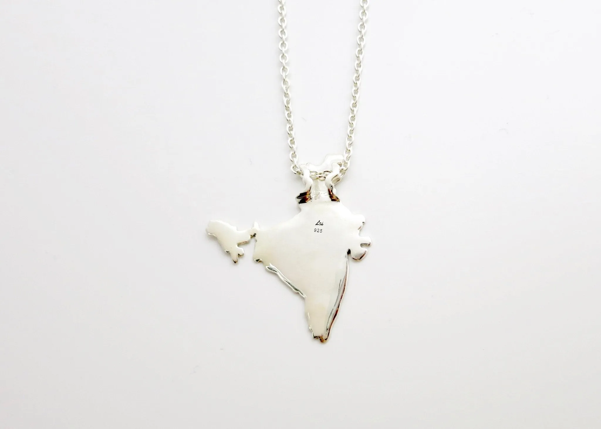 The very quaint, 'Bharat' (India) pendant