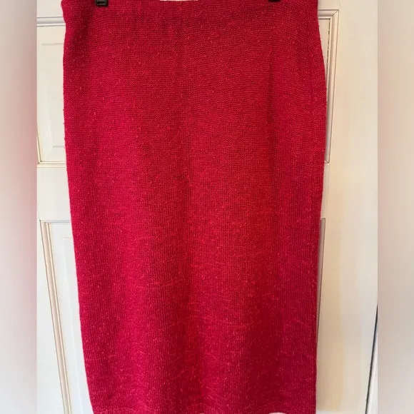 Three piece Marisa Christina Pink Knit Skirt Set with A-Line Silhouette, M, EUC