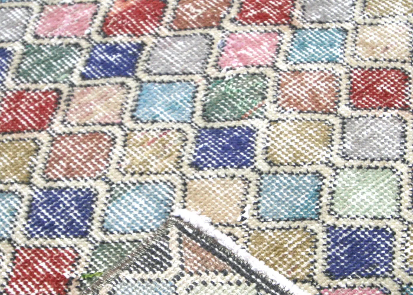 Vintage Turkish Mid-Century-Modern Rug - 5'6" x 9'10"