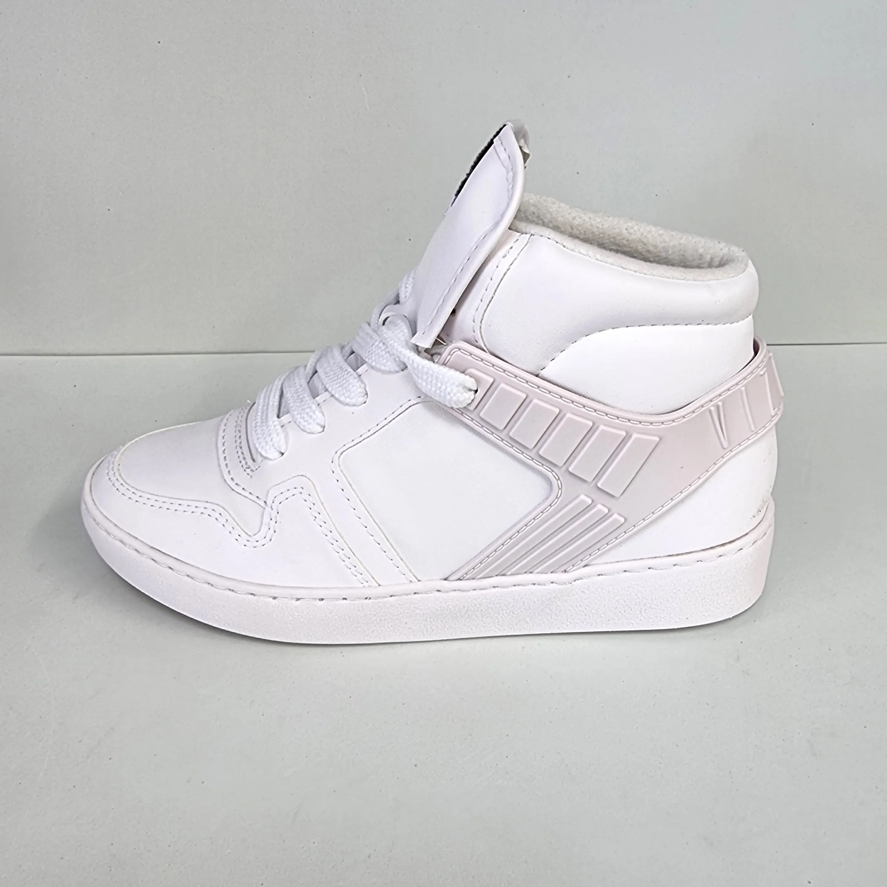 Vizzano 1214-1043 High Top Sneaker in White Napa