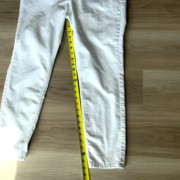 Women's Curve Appeal White Denim Jeans Size 12/31